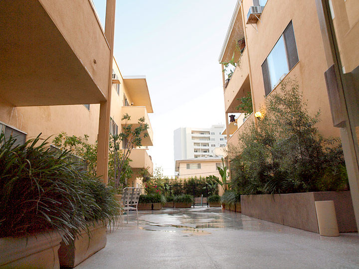 Hillside Apartments, Hollywood