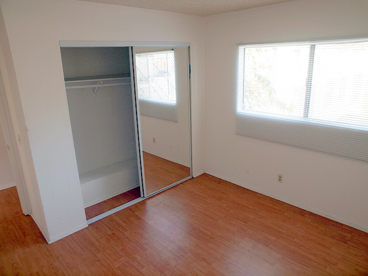 Friar St. Apartments, Van Nuys