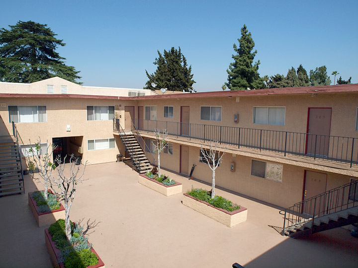 Friar St. Apartments, Van Nuys